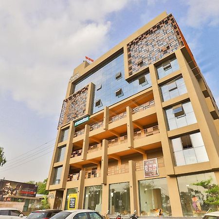 Oyo 16604 Hotel Sparsh Inn Ахмедабад Екстериор снимка