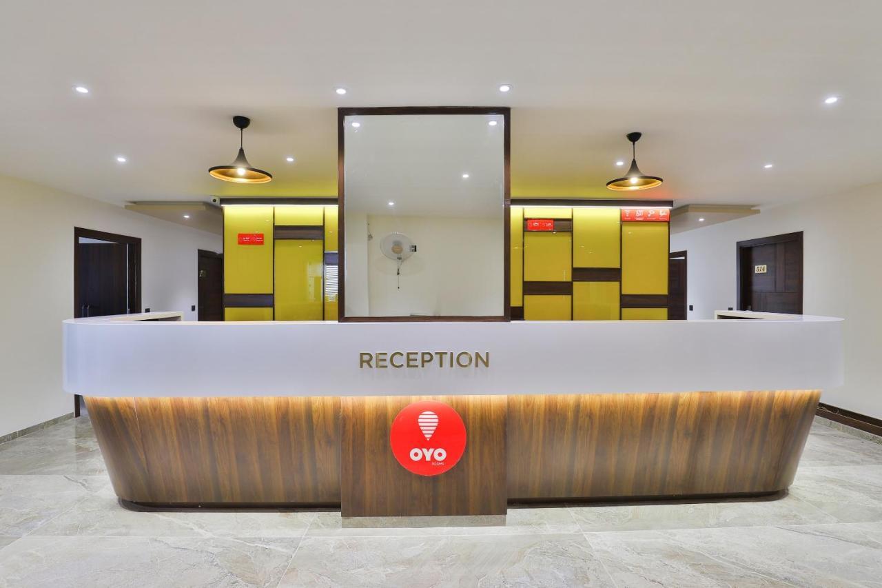 Oyo 16604 Hotel Sparsh Inn Ахмедабад Екстериор снимка