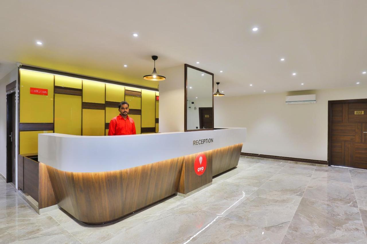 Oyo 16604 Hotel Sparsh Inn Ахмедабад Екстериор снимка