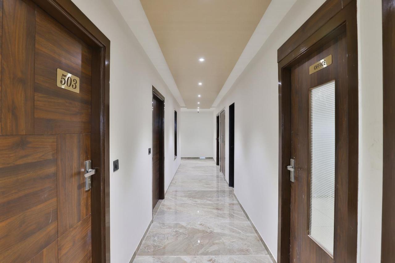 Oyo 16604 Hotel Sparsh Inn Ахмедабад Екстериор снимка